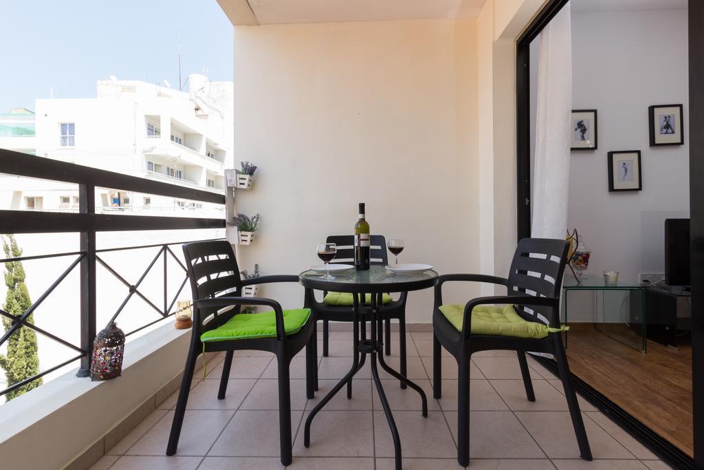 Mama Seaside Apartment ลาร์นาคา ภายนอก รูปภาพ